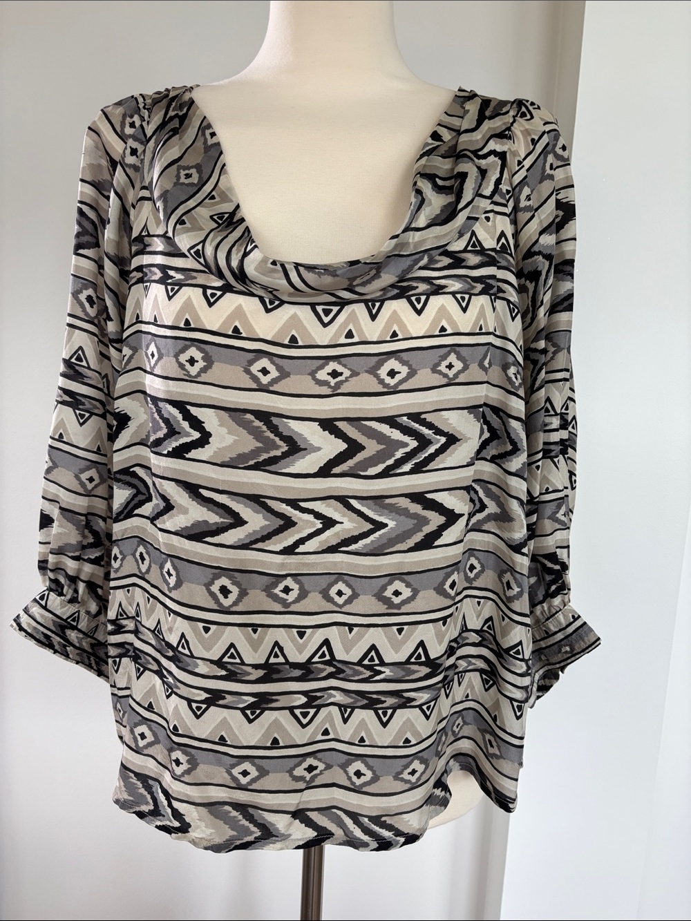 Love 21 100% silk Geometric Print Women's Top Large